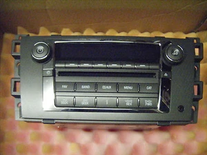 NEW GM RADIO OEM 25818943 - Picture 1 of 7