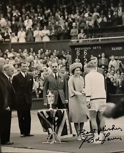 Rod LAVER Signed Autographed 8x10 Photo! Tennis Legend! Hof! The Queen! W/COA - Picture 1 of 2