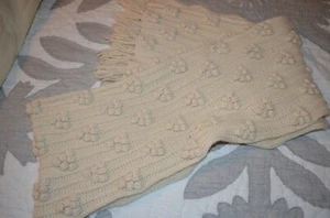 Carraig Donn Elfenbein 100 % Merinowolle Popcorn Stich Schal Hergestellt in Irland - Bild 1 von 8