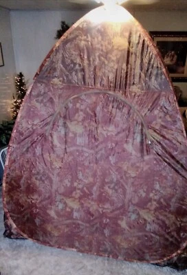 4 Window Ground Collapsible Hunting Blind Redish Brown Leaf Camo - Image 1 of 4