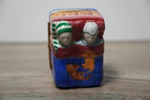 Rochard Limoges Peint Main Couple In Bed Trinket Box Hand Painted Paris - Picture 1 of 9