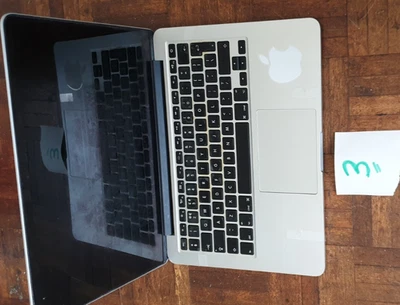Apple Macbook Pro A1502 EMC2875 / FAULTY - Image 1 of 4