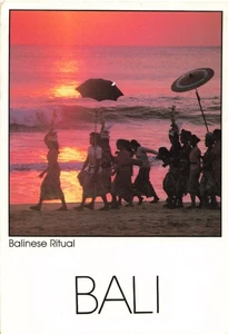 Postcard Bali Indonesia Balinese Ritual - Picture 1 of 2