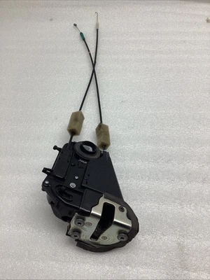 Actuador de bloqueo de pestillo de puerta trasera derecha Toyota Tacoma 2006-2015 doble cabina OEM Foto 1 de 4