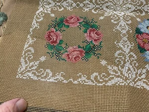 Vtg Painted Needpoint Canvas 17" x17" 4 Floral Wreaths Cushion Cover - Picture 1 of 6