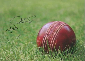 DEREK PRINGLE - ENGLAND TEST CRICKETER - HAND SIGNED 7x5 PHOTO - Picture 1 of 1