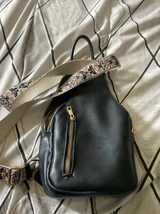 Women Sling Bag Chest Fanny Packs Crossbody Travel Sports Shoulder Backpack Gift - Picture 1 of 9