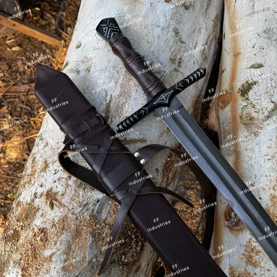 Espada vikinga de acero al carbono forjada a mano lista para la batalla espada medieval con vaina. Foto 1 de 4