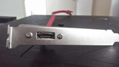 Single Port SATA-to-eSATA PCI Bracket - Image 1 of 3