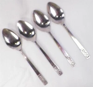 4 Customcraft Stainless Soup Spoons Oval Taiwan Vintage Fleur de Lis Bow CU53 - Picture 1 of 5