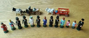 E German Erzgebirge Mini Figurines Seiffener Bridal Procession Carriages, 15 pcs - Picture 1 of 15