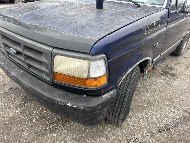 Driver Left Headlight From 8501 GVW Fits 92-97 FORD F250 PICKUP 542795 - Image 1 of 1