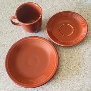 Fiesta Fiestaware Taza de té de pimentón, platillo de 6” y plato de ensalada de pan de 7,25” Lote de 3 - Imagen 1 de 10