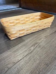 Longaberger Classic Bread Basket - Picture 1 of 5