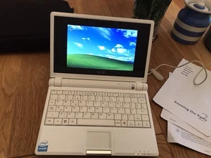 ASUS EEE PC 4G Surf White Netbook Computer Working 4GB SSD 512MB Ram Wi-fi - Picture 1 of 14