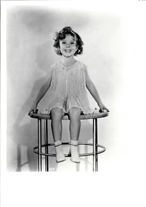 Vintage Shirley Temple Sitting on Stool Curly Top Print Black White 8 x 10 # 513 - Picture 1 of 5