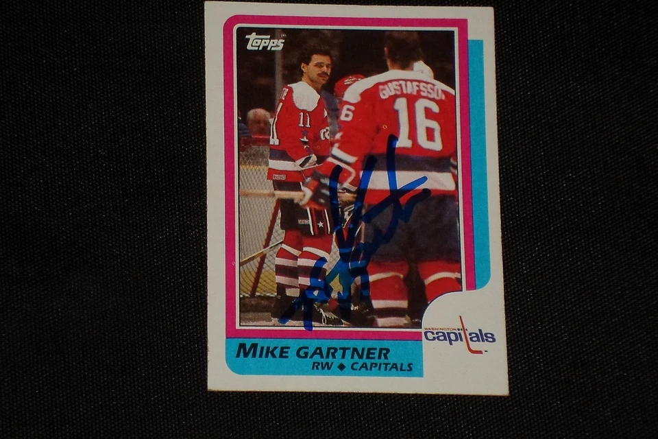 HOF MIKE GARTNER 1986-87 TOPPS SIGNED AUTOGRAPHED CARD #59 WASHINGTON CAPITALS - Image 1 of 1
