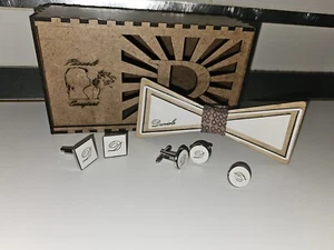 Set cerimonia in legno personalizzato, papillon gemelli spilla cravatta - Foto 1 di 9