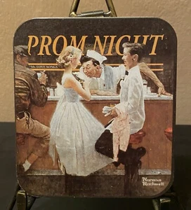 Prom Night CD 50's Instrumental Love Songs Norman Rockwell Collectors Series Tin - Imagen 1 de 9