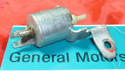 Chevrolet Chevelle Camaro Nova 1972 bloque pequeño TCS solenoide original real GM Foto 1 de 3