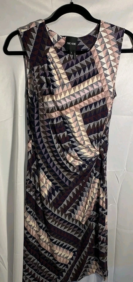 Vestido Nic & Zoe Cintura Retorcida Ceñida Pequeño Sin Mangas Estampado Geométrico Elegante Foto 1 de 4