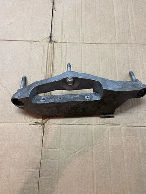 Cadillac XTS SRX 2013-2019 soporte de soporte de montaje de motor delantero derecho OEM Foto 1 de 4