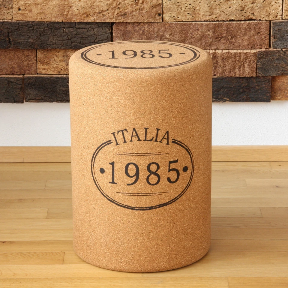 Stylischer Hocker aus Kork in Stopfenform - Bild 1 von 4