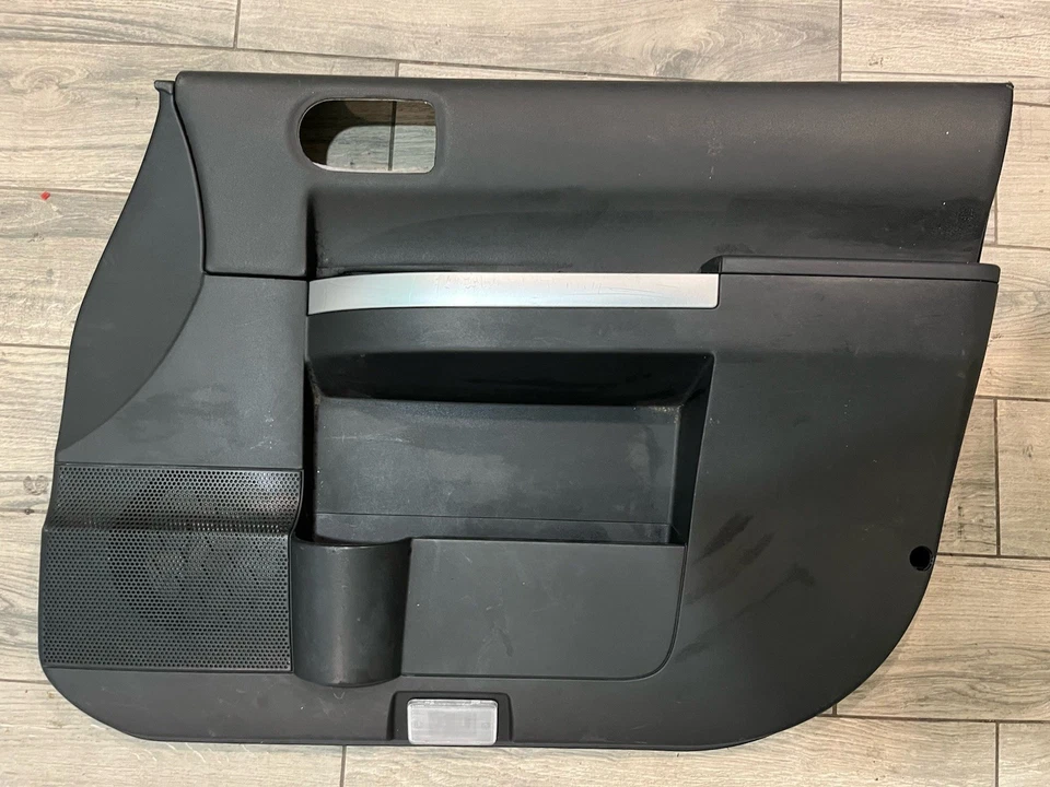 Panel de moldura de puerta Mitsubishi Envavor 2011, pasajero derecho delantero  Foto 1 de 4