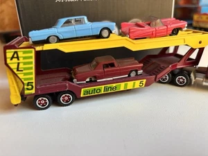 Majorette Autotransporter Auflieger LKW , weinrot-gelb, 600er Serie AL5 - Bild 1 von 10
