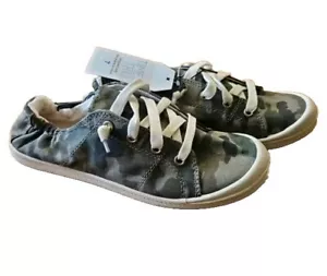 Time And Tru Women's Green Camo Scrunch Back Sneakers Memory Foam Size 7 New - Picture 1 of 5