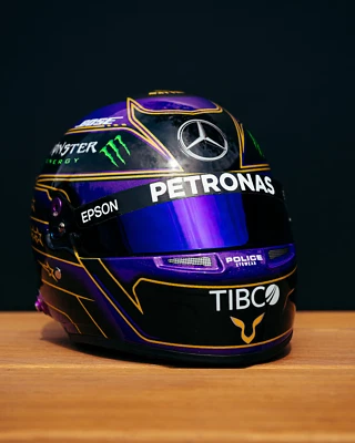 IN HAND LEWIS HAMILTON ABU DHABI 2020 MINI BELL HELMET REPLICA 1:2 BRAND NEW - Image 1 of 4