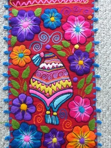 Peruanisch bestickt rot Tischläufer Muster - Anden breit Blumen Tischdeko - Bild 1 von 8