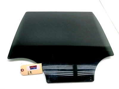 Chevrolet Tahoe 2015-2019 conductor izquierdo puerta trasera ventana cristal fabricante original. Foto 1 de 4