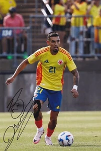 Football -Daniel Munoz - Hand Signed 12x8 Inch Photograph - Colombia - COA - Picture 1 of 1