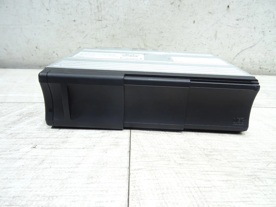 RANGE ROVER VOUGE CD DISC CHANGER HEAD UNIT P/N 3H42-18C830-AB XQE500560 - Image 1 of 4