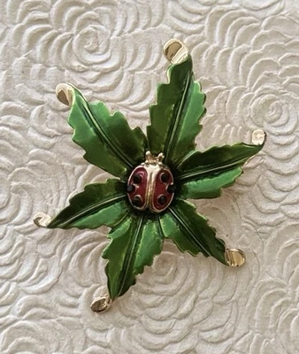 Ladybug on leaf brooch enamel on metal - Image 1 of 4
