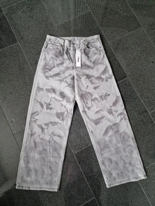 NEU - ausgefallene Jeans SEXY WOMAN Gr. L = 42 grau mit Print - Bild 1 von 6