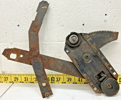 OEM Rear LH Window Regulator 1958 Oldsmobile 88 Holiday 4DR Hard Top/Wagon(Bin19 - Image 1 of 4