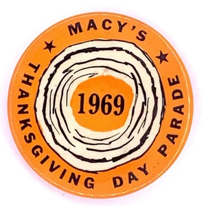 Prendedor de botón Pinback vintage 1969 Macy’s Día de Acción de Gracias Desfile 2-1/8" * RARO * - Imagen 1 de 7