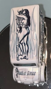 Hot Wheels Dairy Delivery FLESH N’ BONES, pneumatici Real Rider, è un personalizzato - Foto 1 di 9