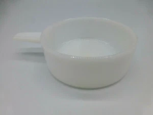 Vintage White Milk Glass 14 Oz Individual Casserole Ovenware J-2639 Tab Handle - Picture 1 of 8