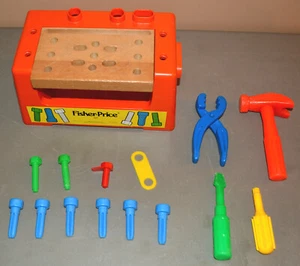 Banco da lavoro Fisher Price + 4 attrezzi, 10 pezzi (chiodi, viti, connettore) - Foto 1 di 6