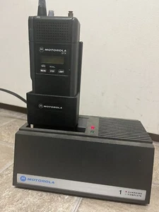 Motorola STX Vintage portable radio -functioning - Zdjęcie 1 z 8