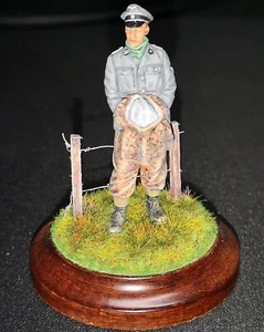 Pro Built and Painted 1/36 scale German WW2 soldier resin figure - Picture 1 of 5