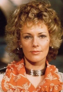 Anni-Frid Lyngstad Unsigned 6" x 4" Photo - ABBA *18 - 100% to Cancer Charity - Picture 1 of 1