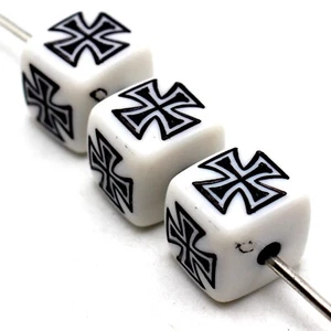 20pcs White with Black Cross Acrylic Cube Beads 14mm Bracelet Chunky Beads - Picture 1 of 5