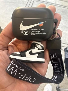 Nike Off White AirPod Pro2, Pro, 3 Gen und Hülle der zweiten Generation - Bild 1 von 4