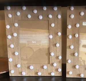 New Pier One Set Of Two Wooden 5 X 7 Picture Frames With Pom Pom Accent - Picture 1 of 2