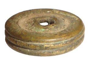 Antico Tappo Carburante Aladdin "Ventilato" Corto Ottone per Lampade Olio Vetro Modello B - Foto 1 di 4