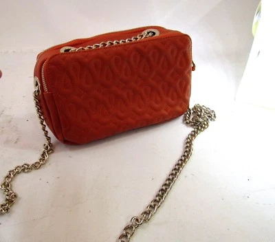 Bolso de hombro SR2 Sondra Roberts de cuero acolchado naranja  Foto 1 de 4